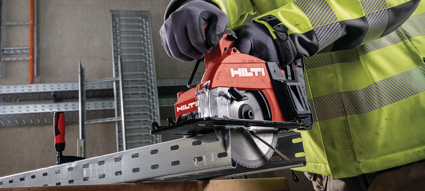 HILTI: SIERRA CIRCULAR A BATERÍA SCM 22-A MALET